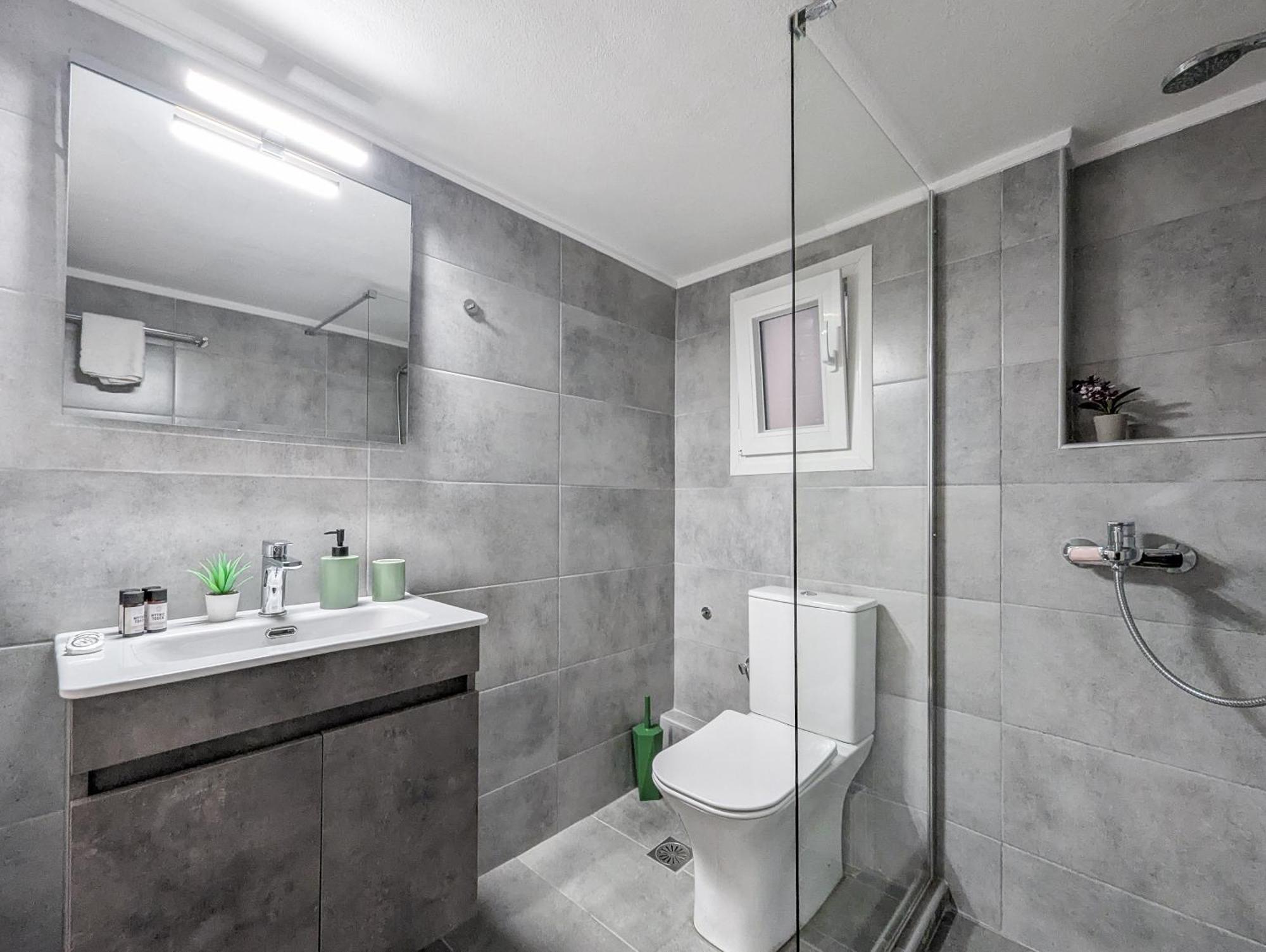 Spacious Apt For 5 Guests Next To Acropolis&Metro Афины Экстерьер фото